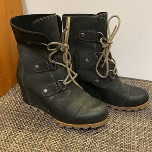 Hidden heel Sorel boots